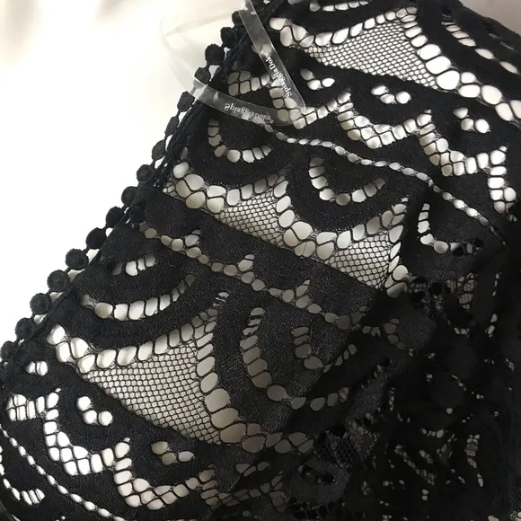 Black lace swimsuit cover up - Picture 2 of 7